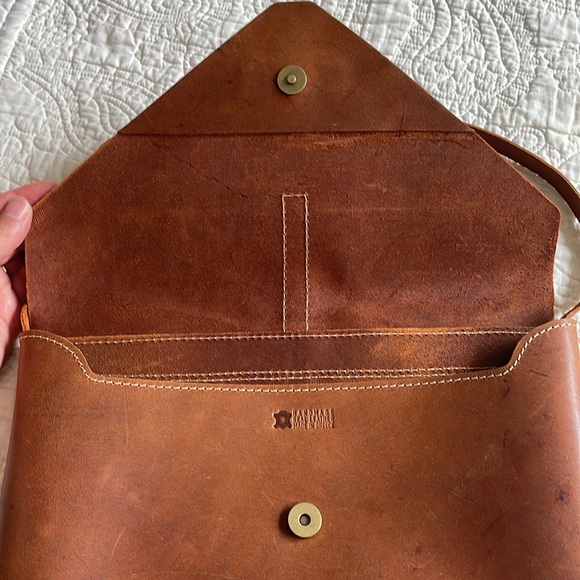 Handmade Greek leather messenger envelope bag - Picture 4 of 16